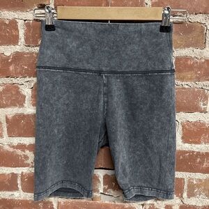 NWOT Aerie Chill Play Move Acid Wash Gray Compression Bike Shorts Size Small